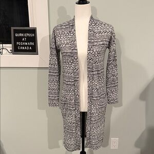 Patterned Gray Open-Front Sweater